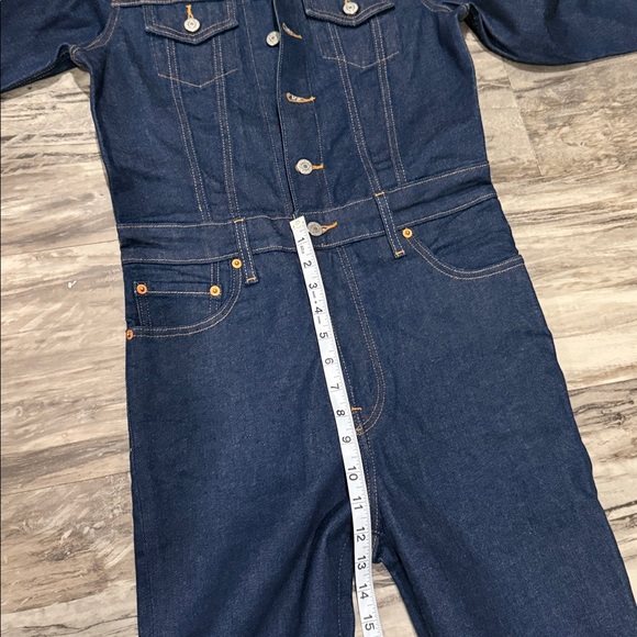 Levi’s All in Kickflare Jumpsuit in Tricked out Medium wash Small size - Picture 16 of 16